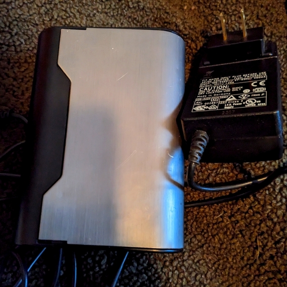 Phase One Hahnel Twin V Pro Dual Charger with Original Power Adapter - Picture 3 of 4